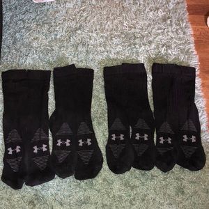 4 pack Under Armour athletic crew socks